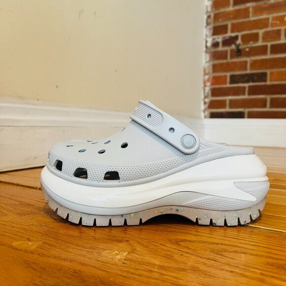 New Unisex Crocs Classic Mega Crush Clogs M 5 F 7 - Picture 6 of 16